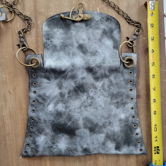 Vintage leather distressed look bag - Picture 7 of 10
